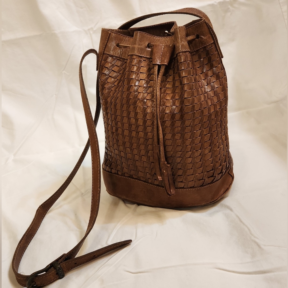 Unisa woven‎ leather bucket bag
